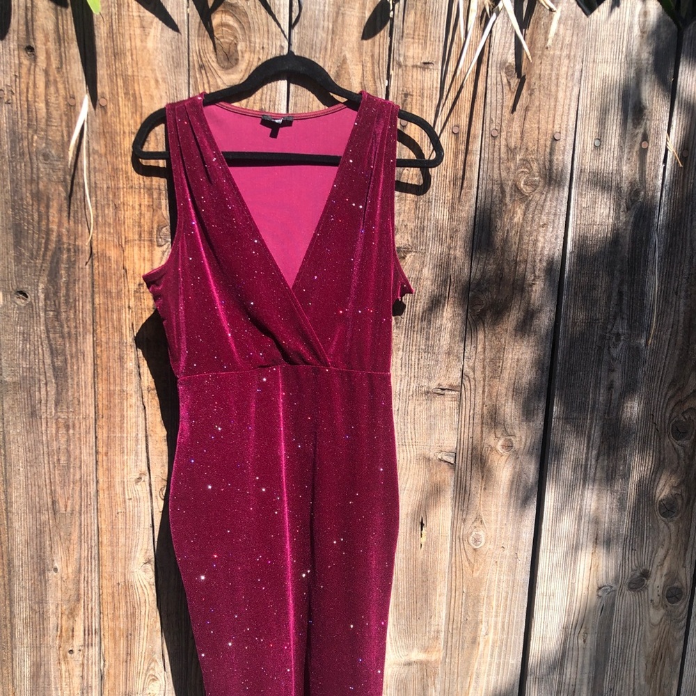Burgundy dress ❤️